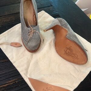 Angela Scott Gray Suede Lace-Up Heeled Oxfords